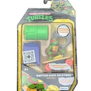 Teenage Mutant Ninja Turtles Switch Kick Skaters - Raphael Toy